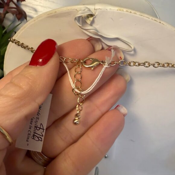 Park Lane "Everafter" Necklace – Elegant and Romantic Statement Jewelry - Picture 2 of 3